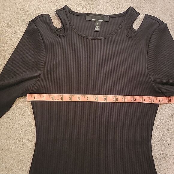 White House Black Market Black Cold Shoulder Ribbed Top Sz Med - Picture 5 of 8